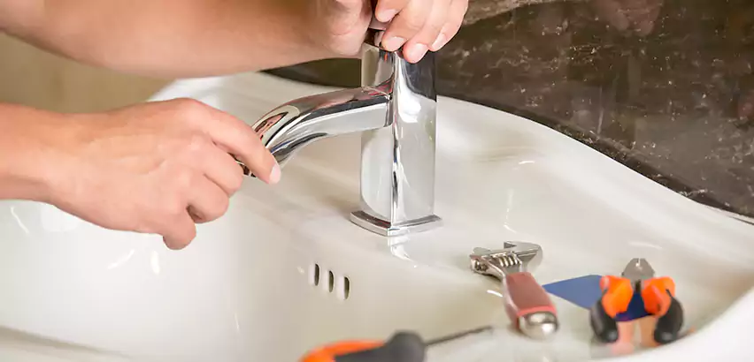 Bathtub Faucet Replacement in Hollywood